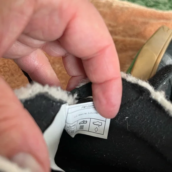 VGUC UGG runners - Picture 3 of 7